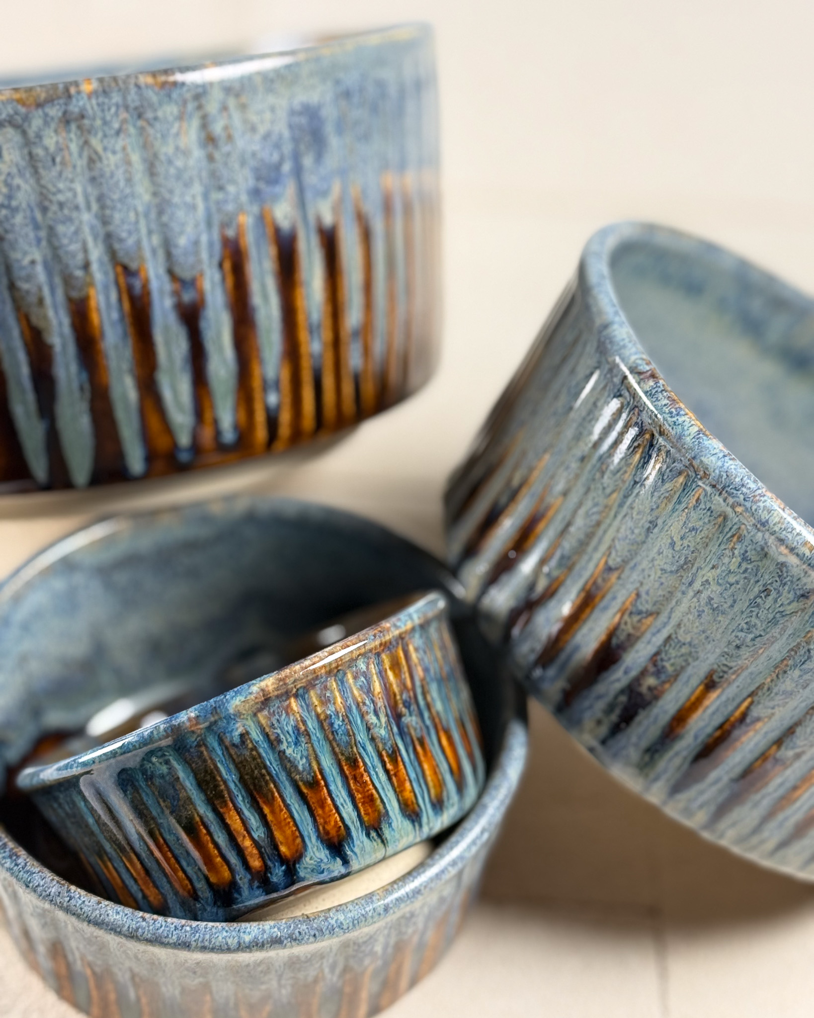 Twilight Amber Carved Bowl – Set of 3 thumbnail