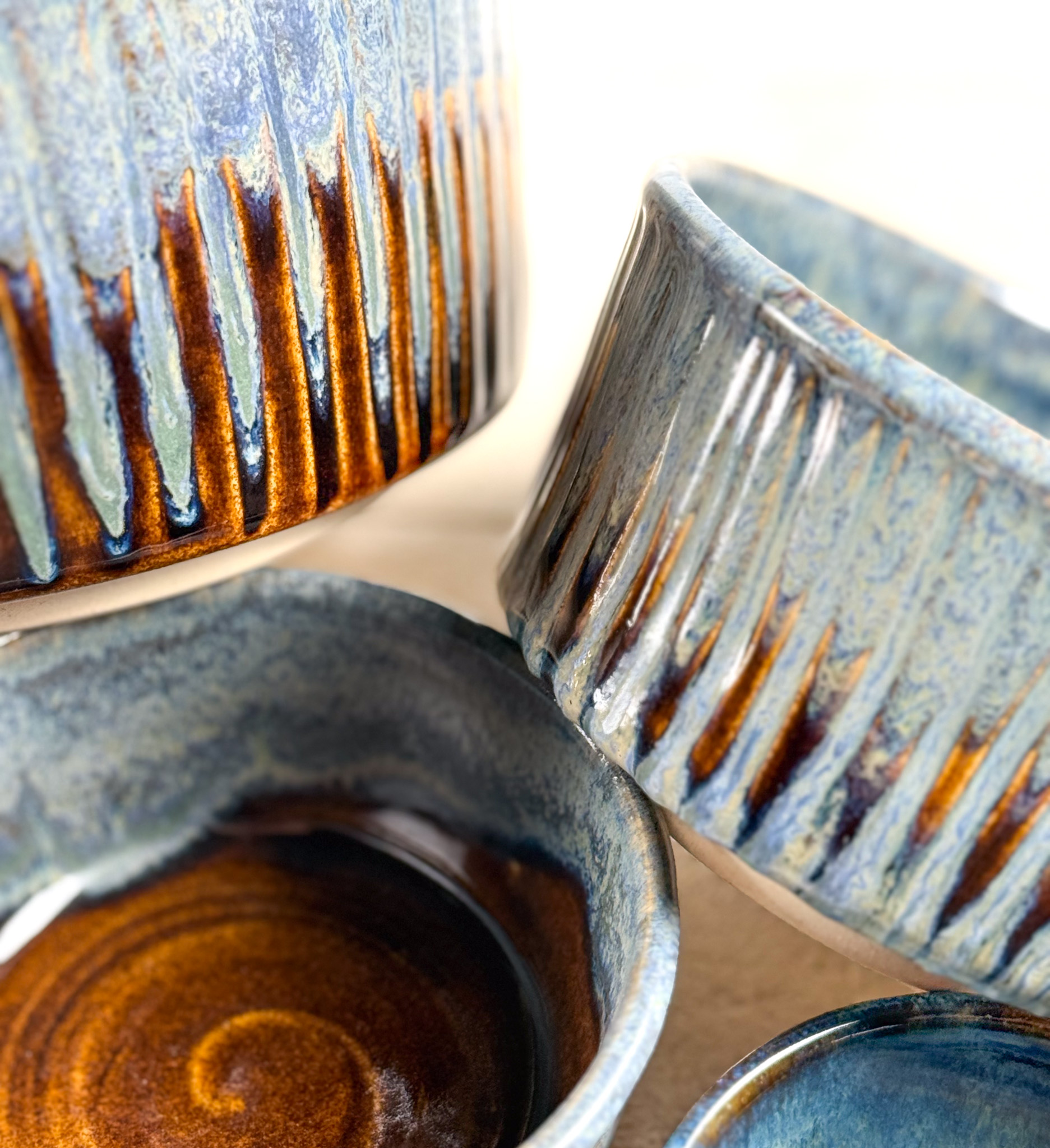 Twilight Amber Carved Bowl – Set of 3 thumbnail