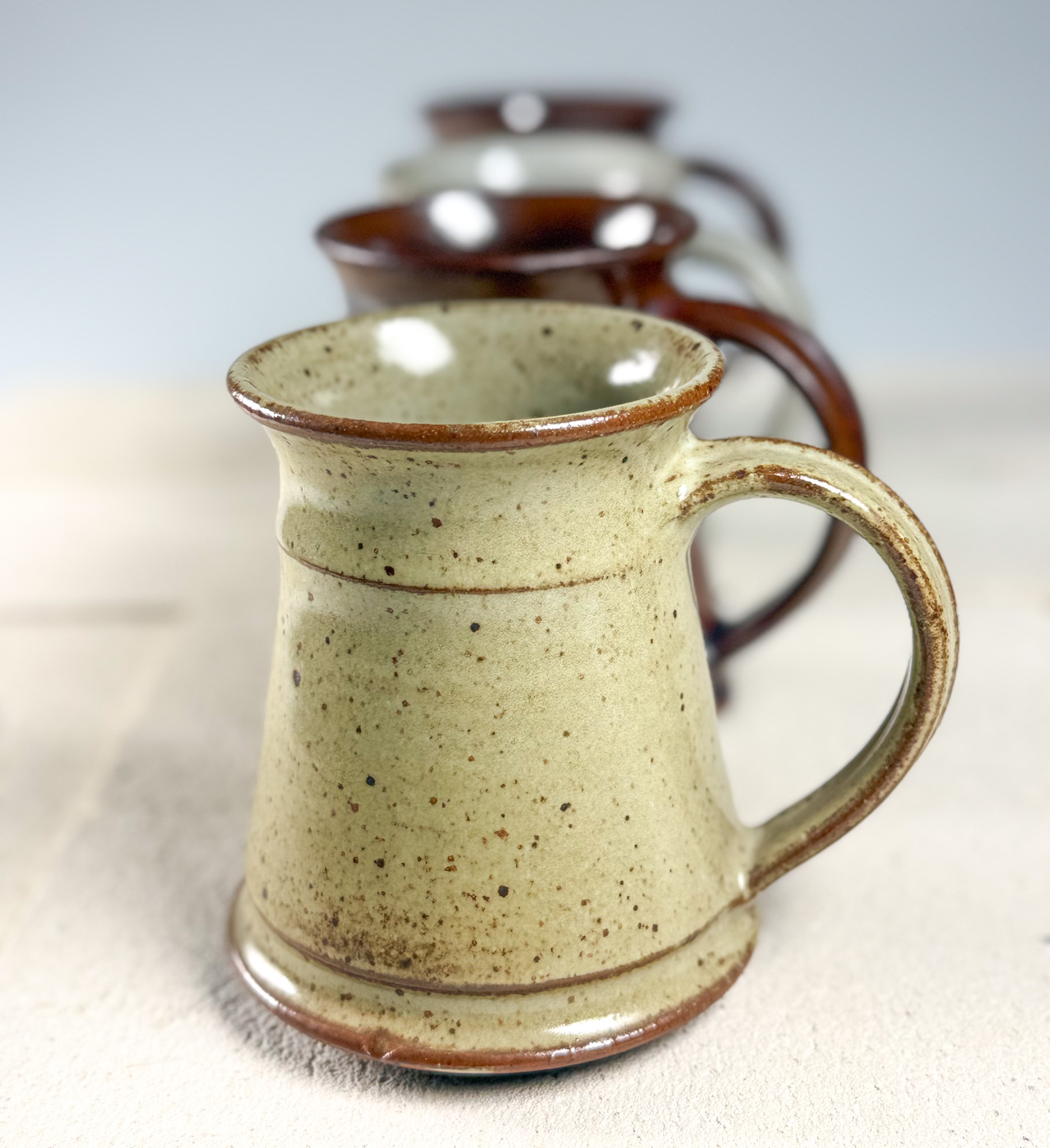 Speckled White and Cream Beer Mug Set thumbnail