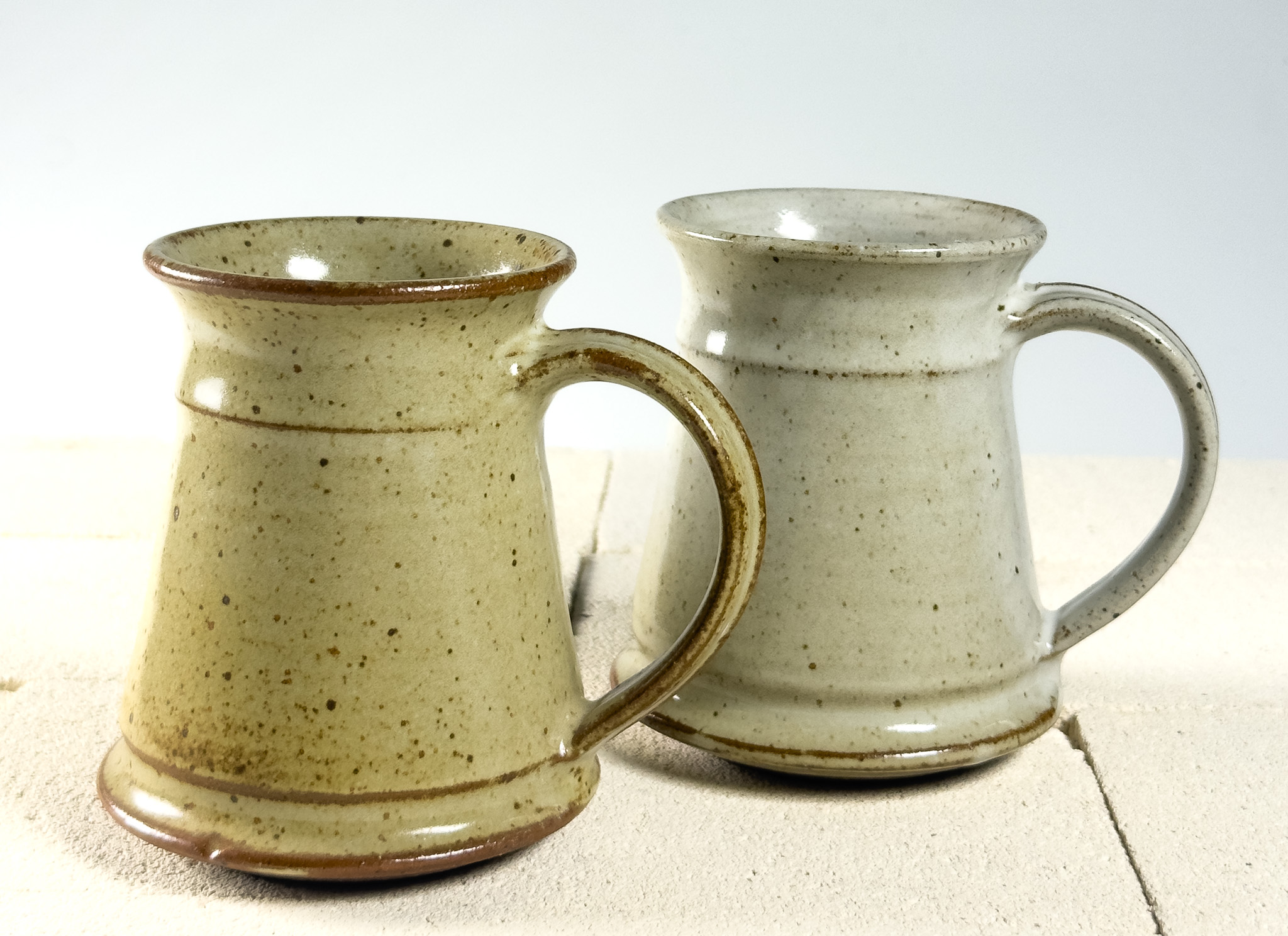 Speckled White and Cream Beer Mug Set thumbnail