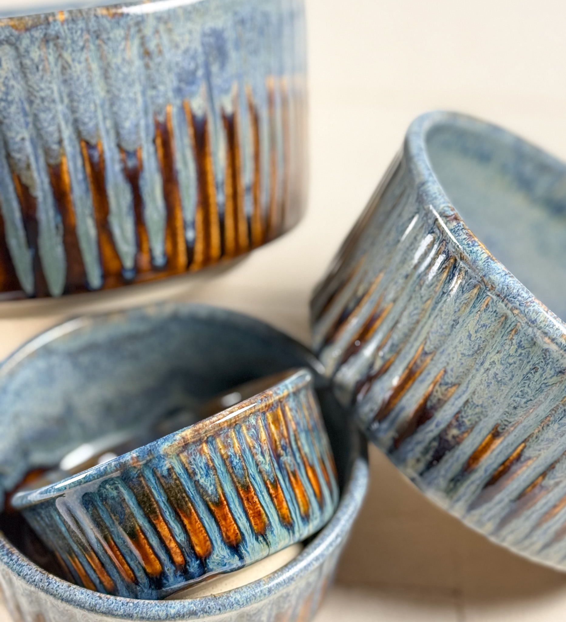 Twilight Amber Carved Bowl – Set of 3 thumbnail